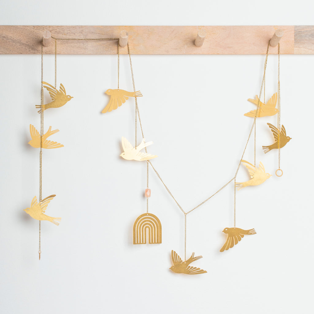 GARLAND - BIRDS AND SUNSTONE