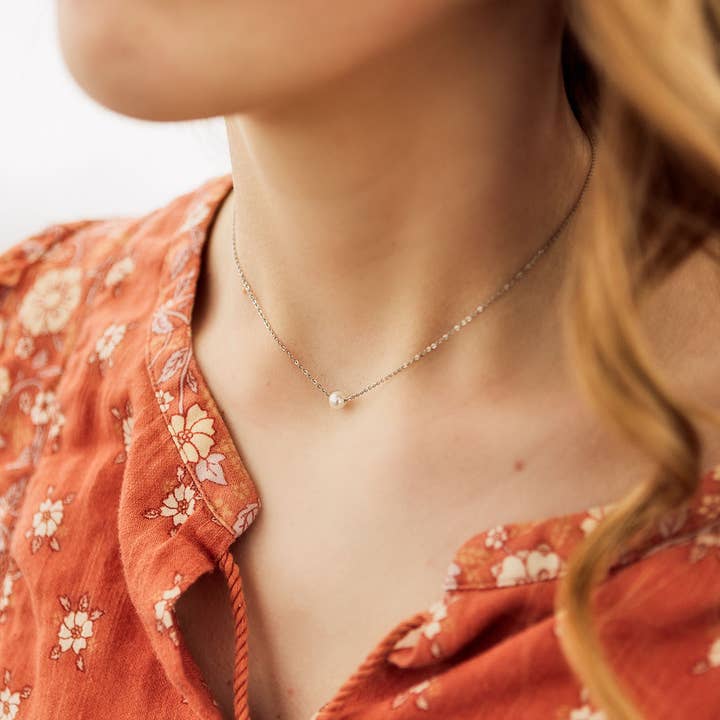 Swan Lake Pearl Necklace - Yellow Gold